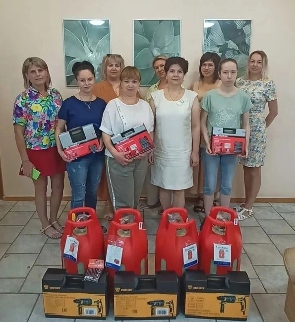 Своих не бросаем! Своих не бросаем!