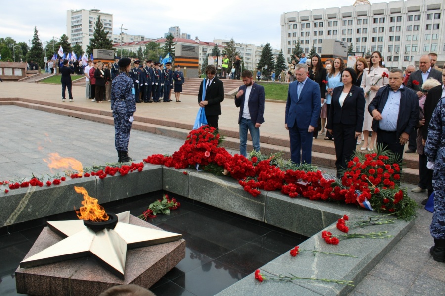 Профсоюзы почтили память ветеранов боевых действий Профсоюзы почтили память ветеранов боевых действий