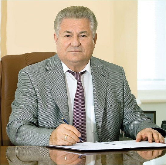 Поздравляем Геннадия Петровича с Днем рождения!