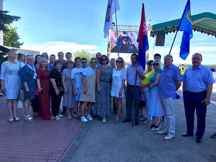  «Под небом единым»