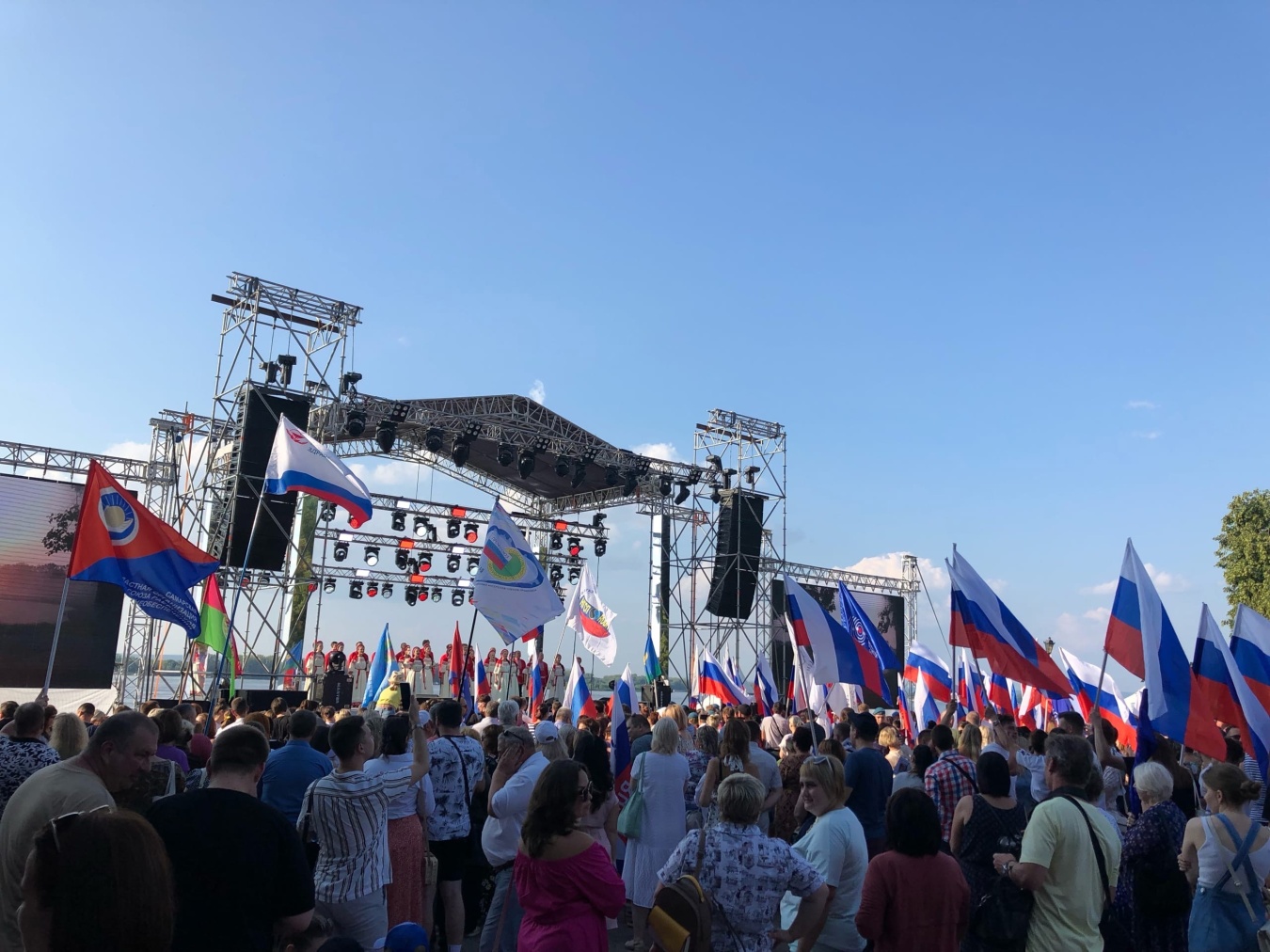 «Никто, кроме нас!»