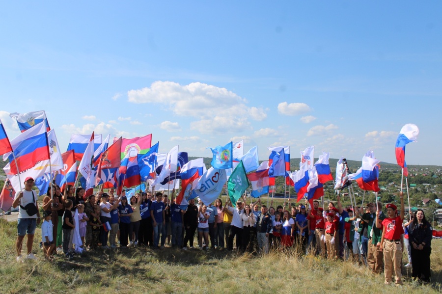 Нам силу даёт наша верность Отчизне!