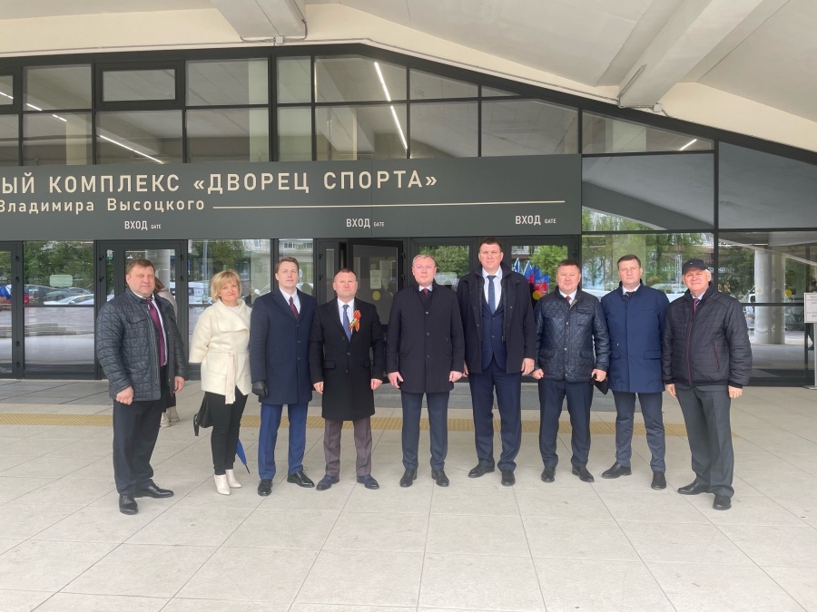 Традиционно члены профсоюзов Самарской области приняли участие в военном параде Победы на площади Куйбышева Традиционно члены профсоюзов Самарской области приняли участие в военном параде Победы на площади Куйбышева