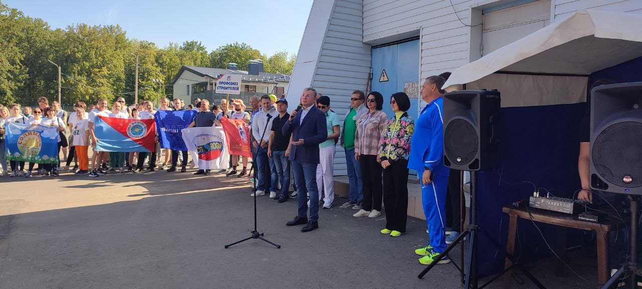 7 сентября на территории спортивной школы "Чайка" более 400 участников от 16 отраслей собрались на традиционном легкоатлетическом кроссе в рамках XXI Межотраслевой спартакиады Федерации профсоюзов Самарской области