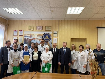 Самарский хлебозавод №5 был основан 16 апреля 1956 года и в 2021 году отмечает свое 65-летие