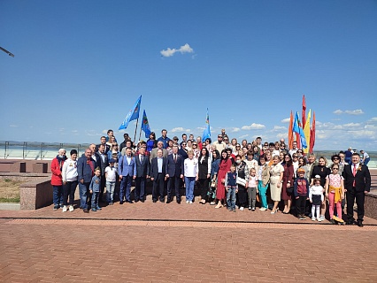 Торжественная церемония возложения цветов