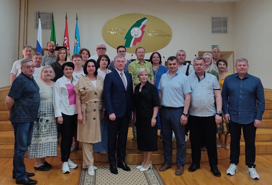 15 июня делегация руководителей и профактива Федераций профсоюзов Самарской, Курганской, Челябинской и Свердловской областей побывала в столице Татарстана 15 июня делегация руководителей и профактива Федераций профсоюзов Самарской, Курганской, Челябинской и Свердловской областей побывала в столице Татарстана