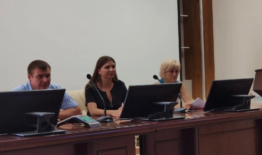 Год информационной политики