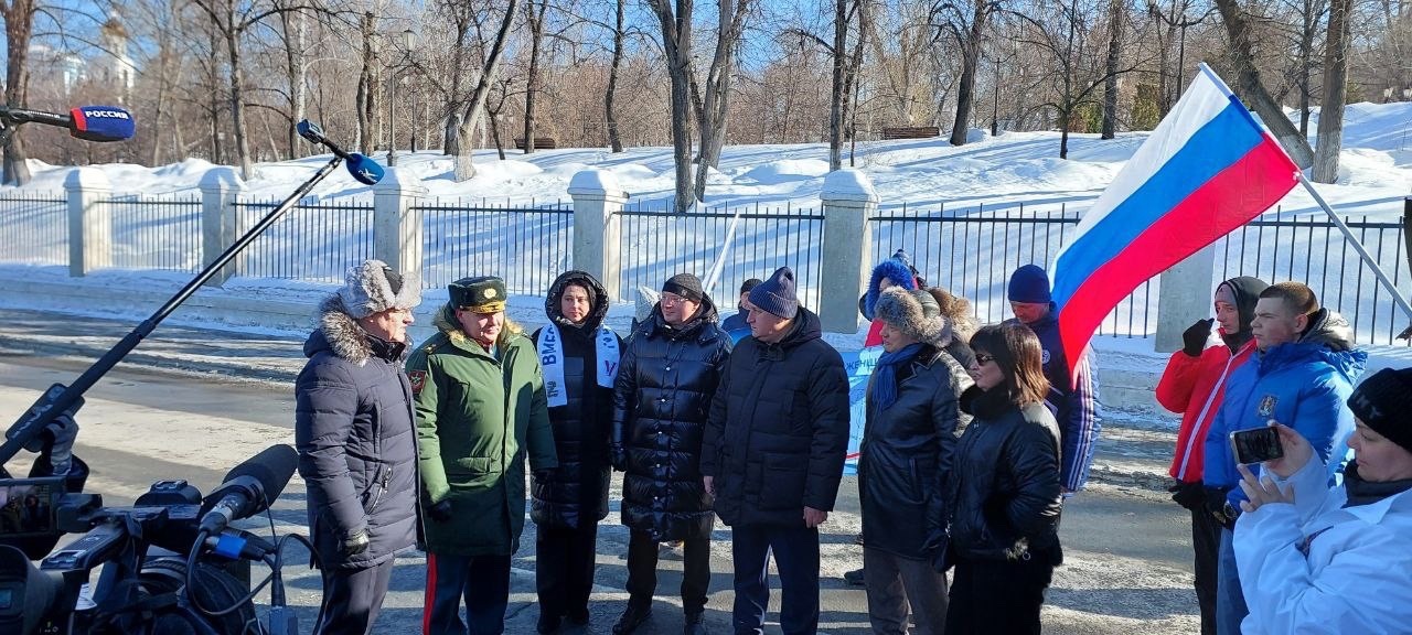Отправили гуманитарный конвой в День защитника Отечества