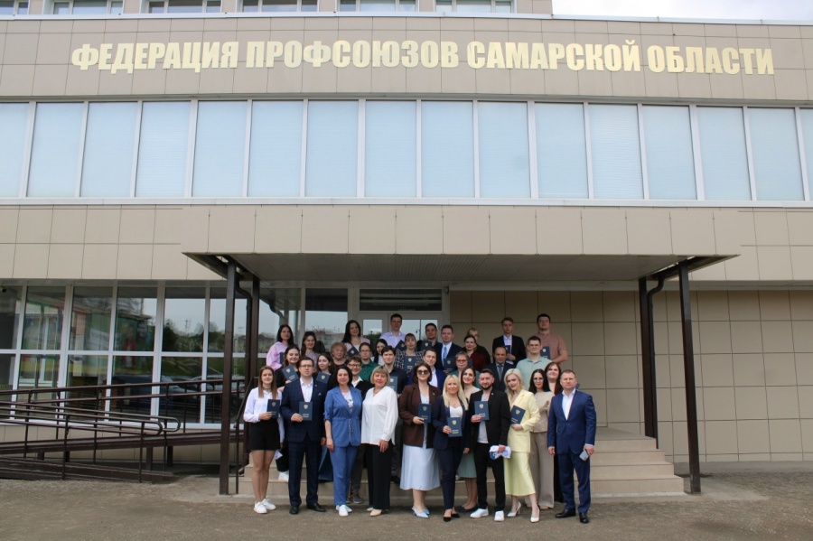 Завершили обучение и повысили квалификацию Завершили обучение и повысили квалификацию