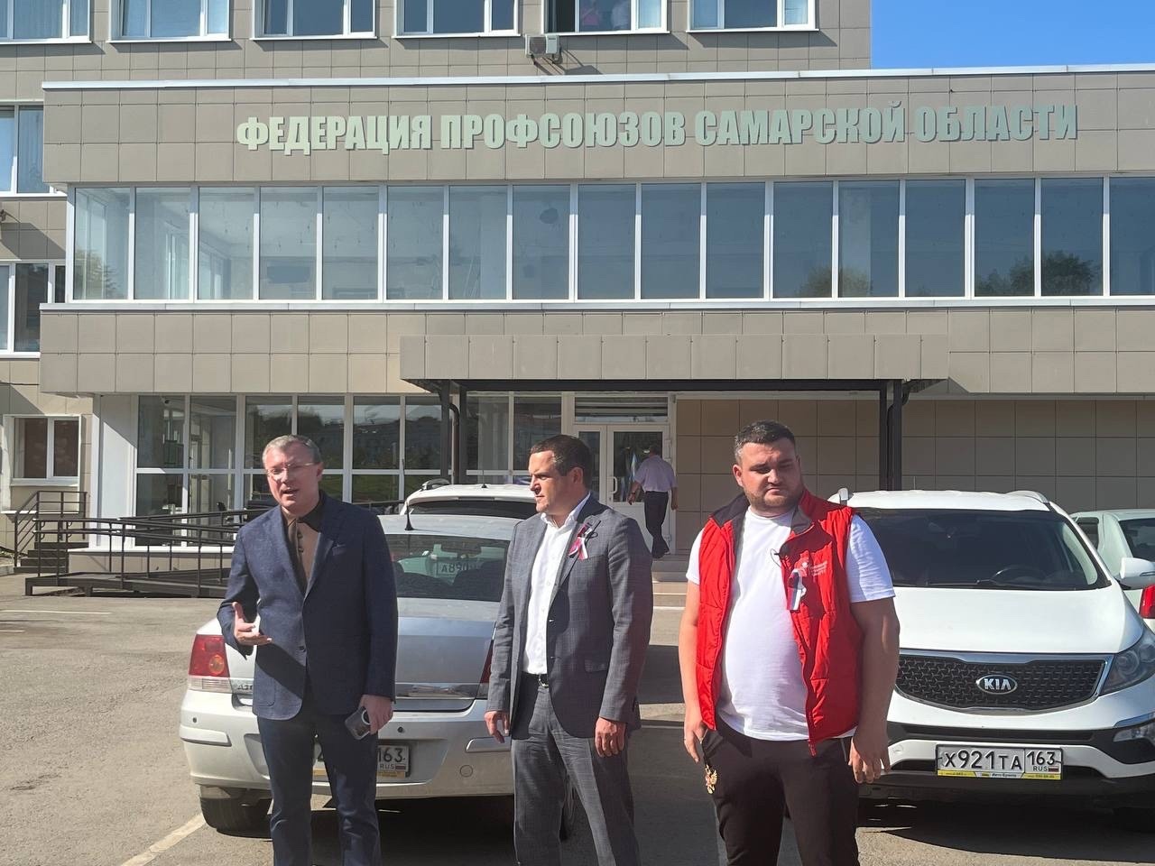 В Самарской области З0-летие Дня Государственного флага отметили автопробегом «Zа Флаг»