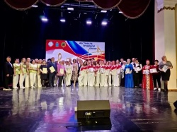 Нам песня строить и жить помогает!