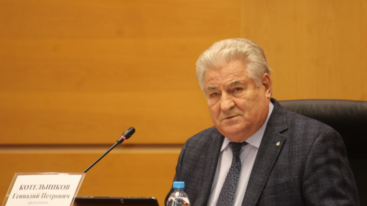 Поздравляем Геннадия Петровича Котельникова с днём рождения!