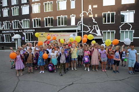 За «пятерками» - с новым рюкзаком