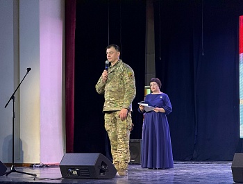 Нам песня строить и жить помогает!