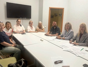 Провели консультацию