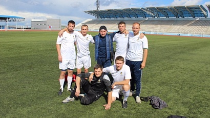 387