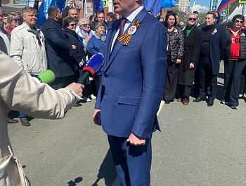 1 мая в рамках Первомая от Окружного Дома офицеров состоялась отправка гуманитарного конвоя в рамках акции профсоюзов "Солидарность"