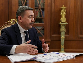 Президент России Владимир Путин встретился с председателем Федерации независимых профсоюзов России Сергеем Черногаевым