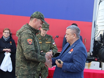 Во всемирный день действий "За достойный труд!" Самарские профсоюзы отправили гуманитарный конвой в зону СВО