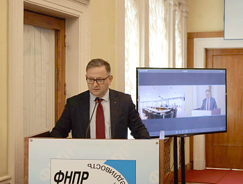 В штаб-квартире ФНПР под руководством председателя Федерации Сергея Черногаева состоялось совещание председателей профсоюзов