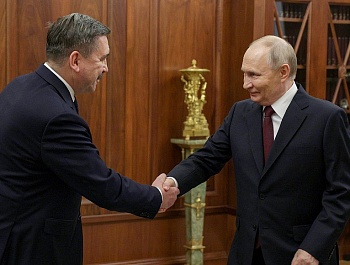 Президент России Владимир Путин встретился с председателем Федерации независимых профсоюзов России Сергеем Черногаевым