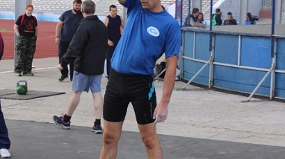 372