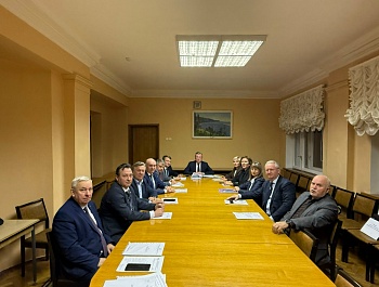 Укрепляем позиции в округе