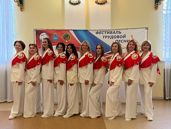 Нам песня строить и жить помогает!