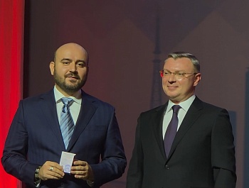 Губернатор вступил в профсоюз!